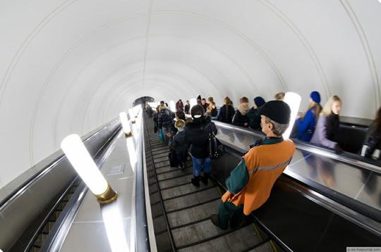 Plongée dans le métro de Moscou
