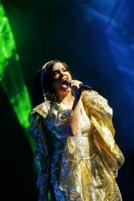 La chanteuse Björk agresse un photographe