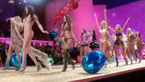 The Victoria's Secret Fashion Show 2010 ... deux vidéos de la soirée évènement The Victoria's Secret Fashion Show 2010 ... deux vidéos de la soirée évènement