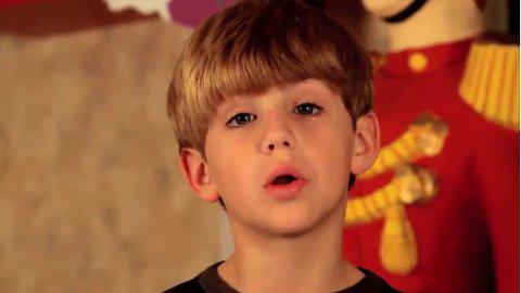 Cadeaux de noël ... deux clones de Justin Bieber proposent leur top 10 en vidéo Cadeaux de noël ... deux clones de Justin Bieber proposent leur top 10 en vidéo