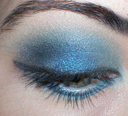 Make Up #86 : I'm Blue Make Up #86 : I'm Blue