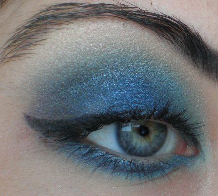 Make Up #86 : I'm Blue Make Up #86 : I'm Blue