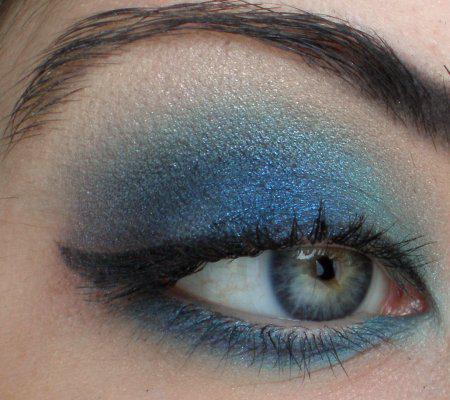 Make Up #86 : I'm Blue Make Up #86 : I'm Blue