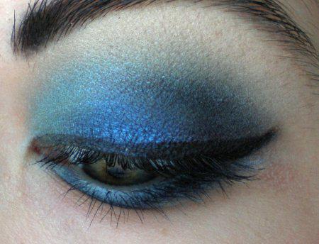 Make Up #86 : I'm Blue Make Up #86 : I'm Blue