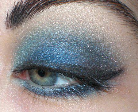 Make Up #86 : I'm Blue Make Up #86 : I'm Blue