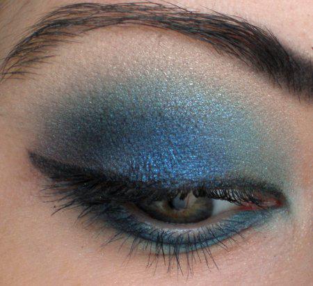 Make Up #86 : I'm Blue Make Up #86 : I'm Blue