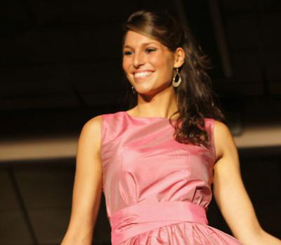 Miss France 2011 Laury Thilleman