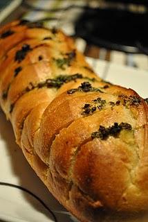 Pain grillé au beurre à l'ail et aux herbes Pain grillé au beurre à l'ail et aux herbes