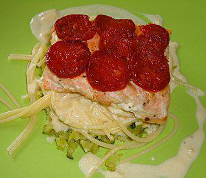 RECETTES DE FETES POISSONS PAVE DE SAUMON SAUCE AU VIN BLANC CHORIZO