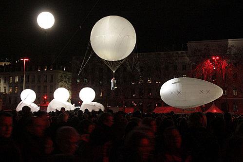 Ouverture de la fete des lumieres bonhommes