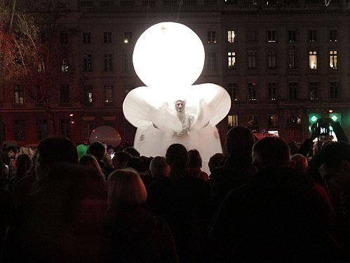 Ouverture de la fete des lumieres hommes