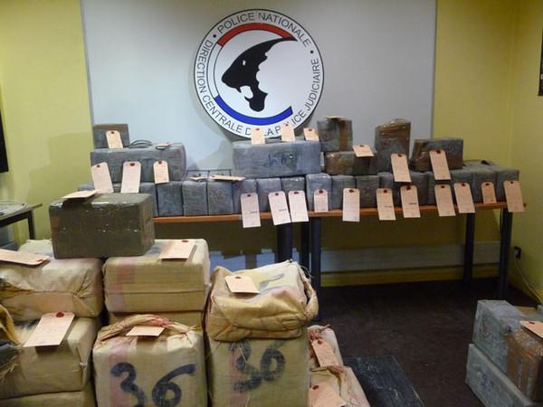 Maghnia : 1 tonne de drogue saisie Maghnia : 1 tonne de drogue saisie