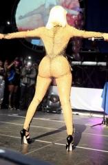 Qui se cache derrière ce cul ? bbbbbbbbbbbbbbbbb.jpg