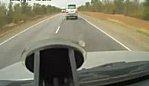 Lorsqu'un semi-remorque vous fonce droit dessus + la queue de poisson - 2 videos depassement.jpg