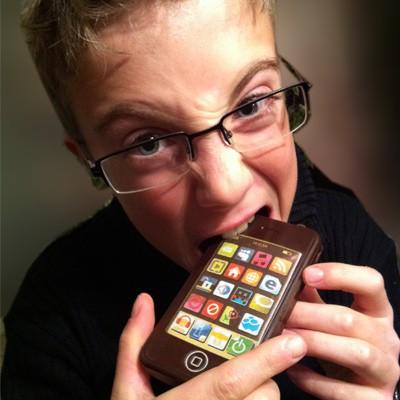 iPhone en chocolat noir à dévorer !