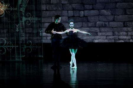 Black Swan : 4 vidéos, 6 posters & 40 photos inédites !! black-swan
