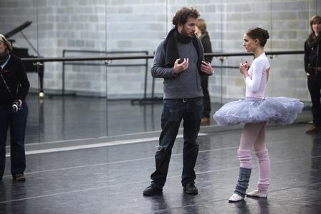 Black Swan : 4 vidéos, 6 posters & 40 photos inédites !! black-swan