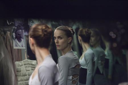 Black Swan : 4 vidéos, 6 posters & 40 photos inédites !! black-swan