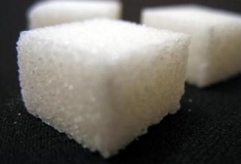 Sucre raffiné et aspartame : une drogue et un poison en vente libre