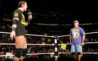 Wade Barrett reprend John Cena à la WWE John Cena est de retour à la WWE lors du Raw spécial
