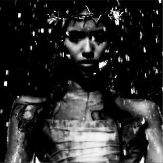 Hommage à Alexander McQueen ! Hommage à Alexander McQueen !