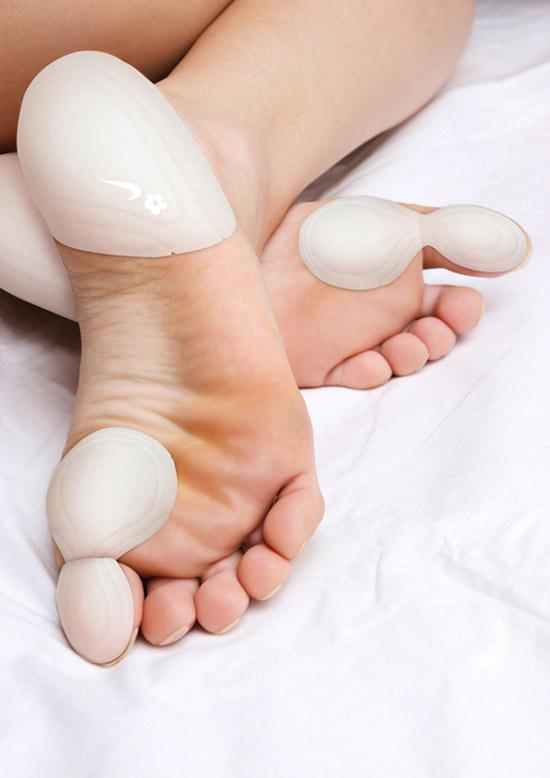 AGD_MAG_footstickers-01 Feel the movement of your feet