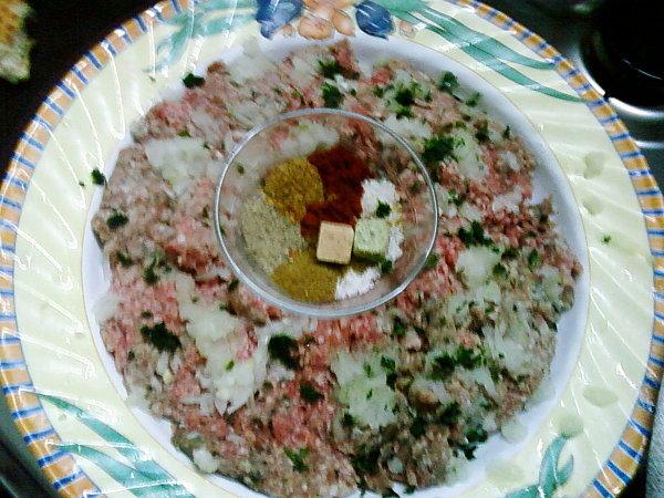 Tarte soufflée aux oignons et viande hachée 050407094700.jpg