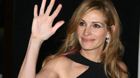 Charlize theron et Julia Roberts ... elles veulent le même rôle Charlize theron et Julia Roberts ... elles veulent le même rôle