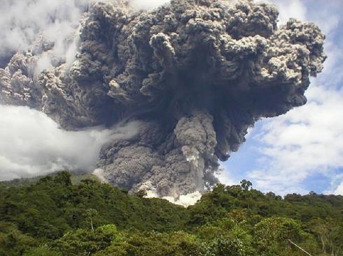 Activité volcanique en Équateur : Le stratovolcan Tunguruhua. Risque d'éruption paroxismale. Activité volcanique en Équateur : Le stratovolcan Tunguruhua. Risque d'éruption paroxismale.