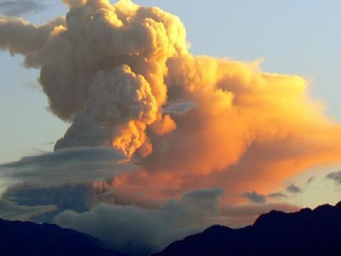 Activité volcanique en Équateur : Le stratovolcan Tunguruhua. Risque d'éruption paroxismale. Activité volcanique en Équateur : Le stratovolcan Tunguruhua. Risque d'éruption paroxismale.
