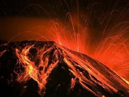 Activité volcanique en Équateur : Le stratovolcan Tunguruhua. Risque d'éruption paroxismale. Activité volcanique en Équateur : Le stratovolcan Tunguruhua. Risque d'éruption paroxismale.