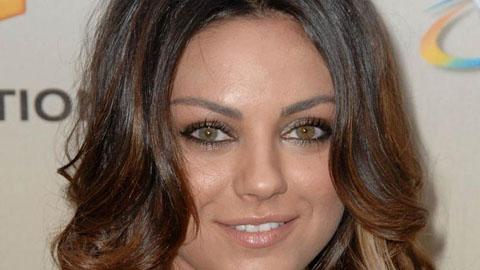 Mila Kunis ... elle aime qu'on la compare à Angelina Jolie