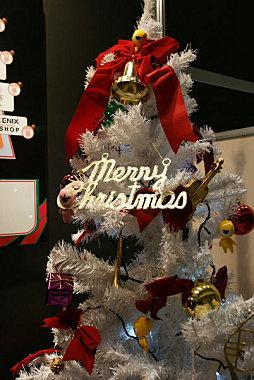 Jump Fiesta : Square-Enix fête Noël sur son stand avec ses jeux noel-2.jpg