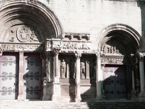 Abbaye de Saint Gilles, haut lieu de pèlerinage. Abbaye de Saint Gilles, haut lieu de pèlerinage.