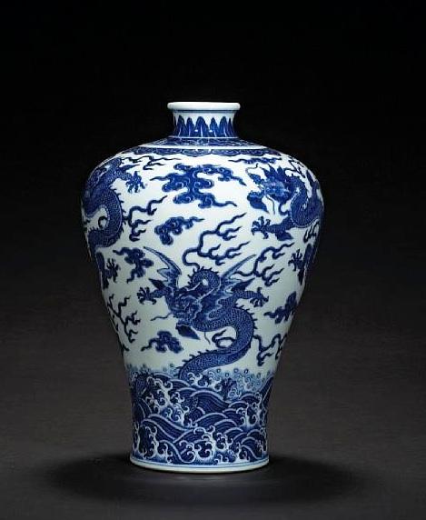 qianlongvase dec10 Vase Qianlong vendu pour 7,5 millions de dollars par Bonhams   Céramique Design & Moderne