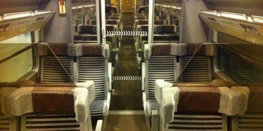 Un wagon de TGV Eurostar en partie vide, lundi soir, entre Londres et Paris.