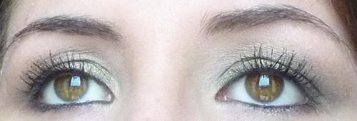 Encore du kaki, parce qu'on le vaut bien ;-) http://glossconnection.com/wp-content/uploads/2010/05/61.jpg