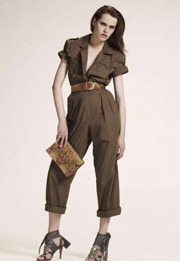 Encore du kaki, parce qu'on le vaut bien ;-) http://imworld.aufeminin.com/dossiers/D20100311/antik-batik-1-110208_L.jpg