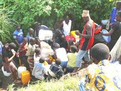 Coopération sino-camerounaise : le Cameroun s’endette pour l’approvisionnement en eau de ... Coopération sino-camerounaise : le Cameroun s’endette pour l’approvisionnement en eau de la ville de Yaoundé et ses environs.