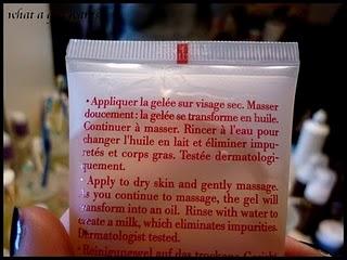 Du démaquillant en gelée, c'est chez Clarins Du démaquillant en gelée, c'est chez Clarins