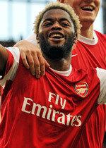 En vidéo : Alex Song buteur lors de la victoire d'Arsenal face à Chelsea alex-song-get30o.jpg