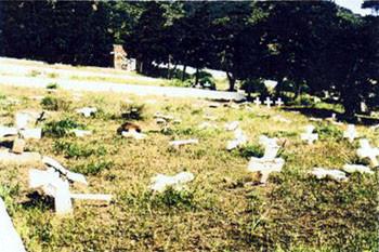 Recueillement émouvant au cimetière chrétien à Tizi Ouzou