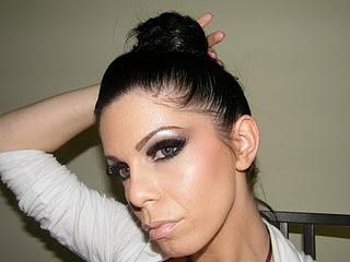 TRON LEGACY inspired makeup tutorial: pour le reveillon!!! TRON LEGACY inspired makeup tutorial: pour le reveillon!!!