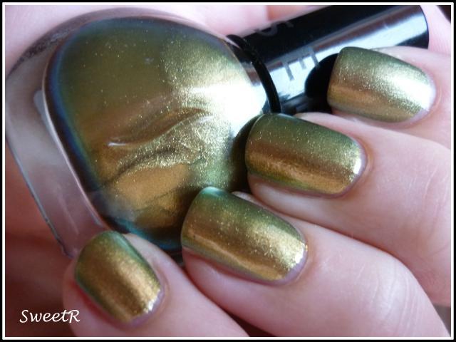 Sephora - Diving in Malaysia http://img4.hostingpics.net/pics/306993SephoraDivinginMalaysia02.jpg