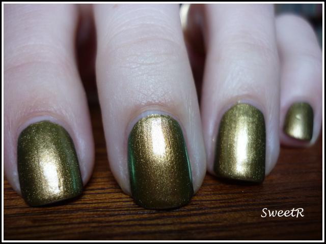 Sephora - Diving in Malaysia http://img4.hostingpics.net/pics/173200SephoraDivinginMalaysia01.jpg