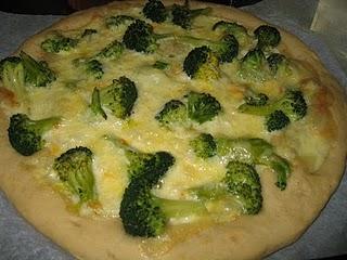 Pizza brocolis, reblochon