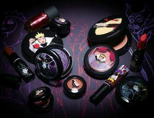 Les produits make up que j'ai aimé aimer en 2010 mac_venomous_villains_2010_fall_collection_packaging_98805528