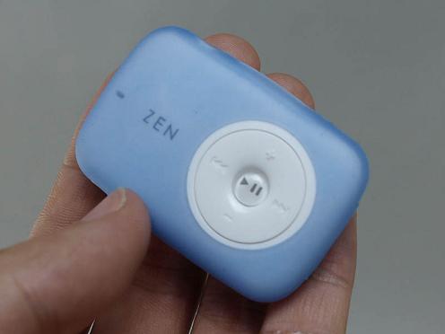 Et une review du Creative Zen Stone, une!