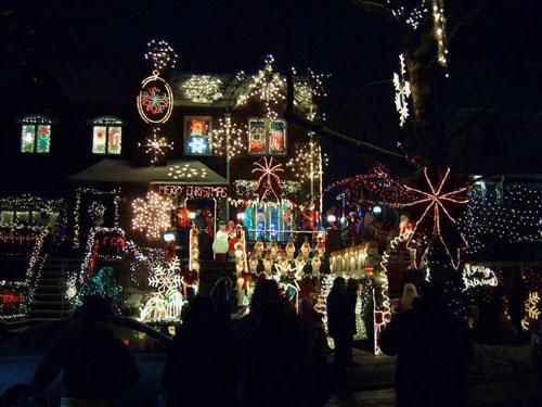 On va leur dire.....à l'année prochaine! 22 maisons illuminées pour Noël