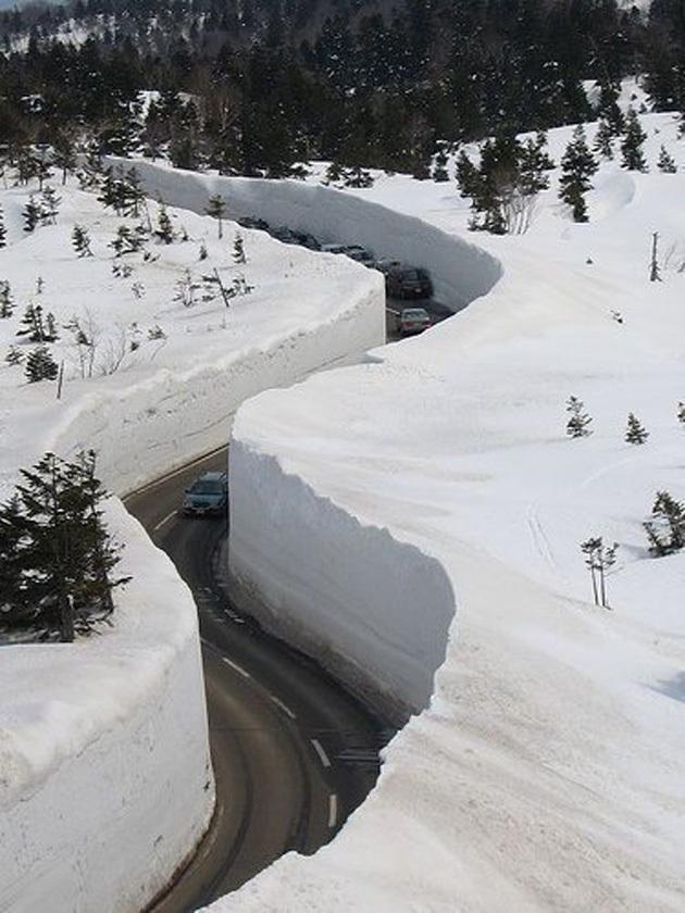 canyon-de-neige-au-Japon-sur-l-ile-de-Honshu.jpg